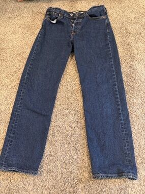 Levi’s Wedgie Straight Jeans – Dark Wash – Size 29